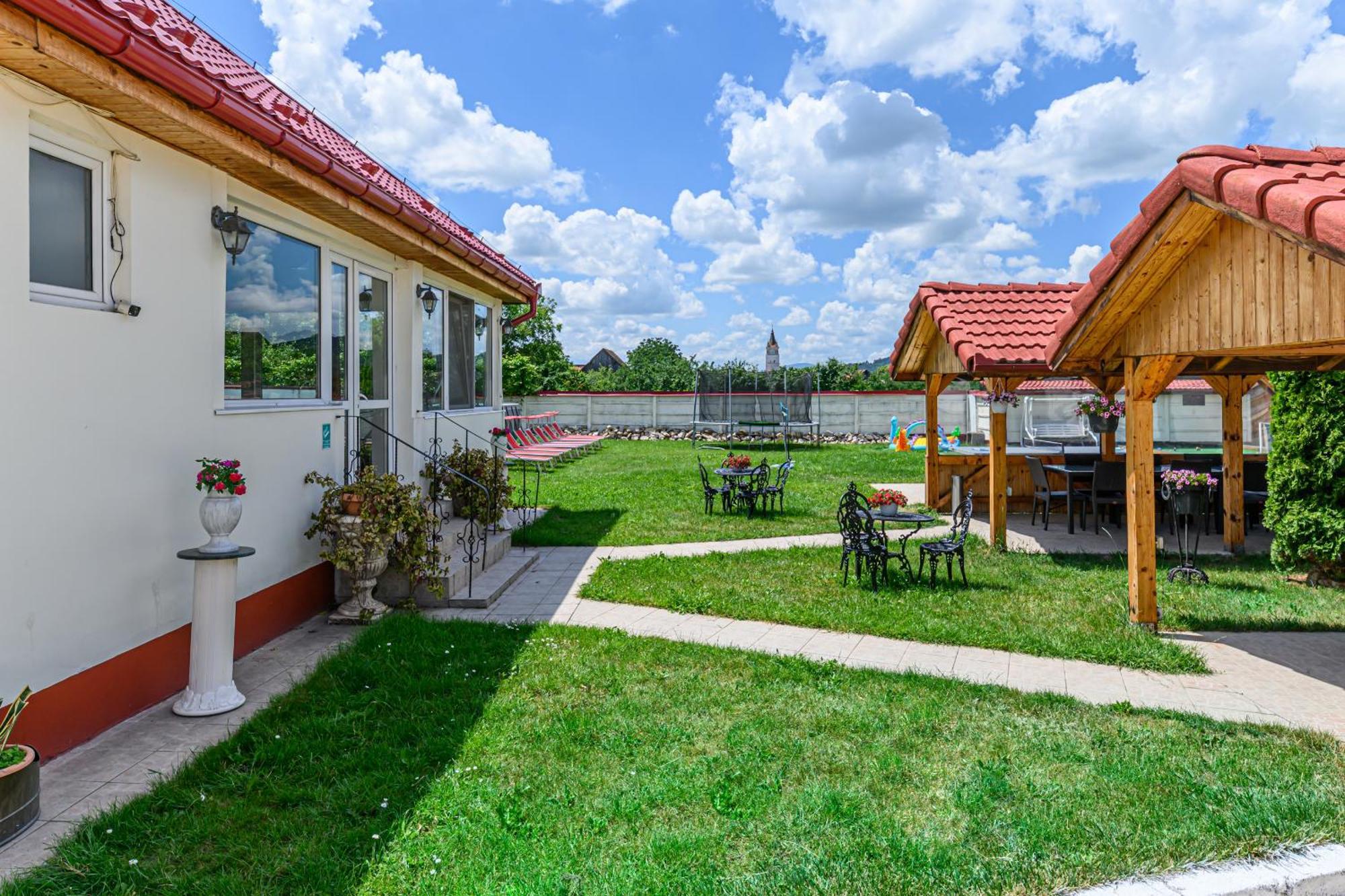 Pensiunea Roma Antica Hărman Esterno foto