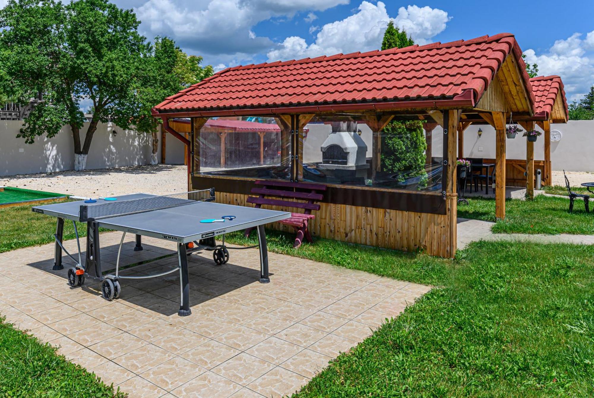 Pensiunea Roma Antica Hărman Esterno foto